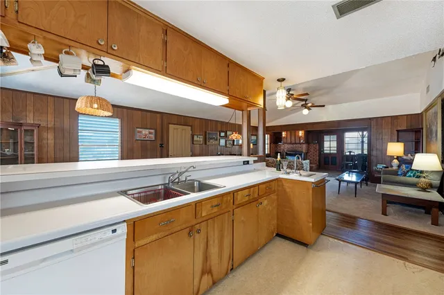 $3,400 | 1003 Eleventh Street, Port Aransas, TX 78373