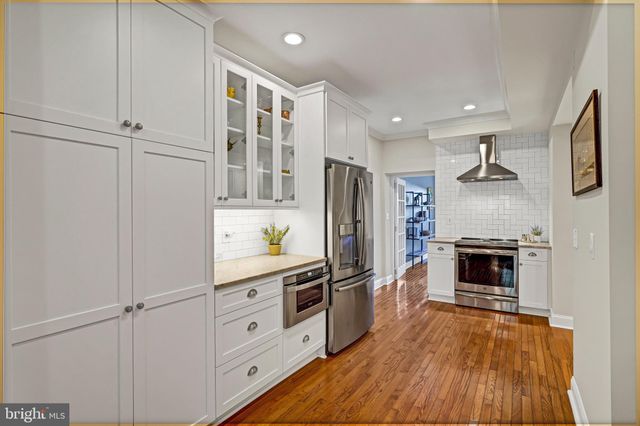 $910,000 | 335 16th Street Southeast, Washington, DC 20003