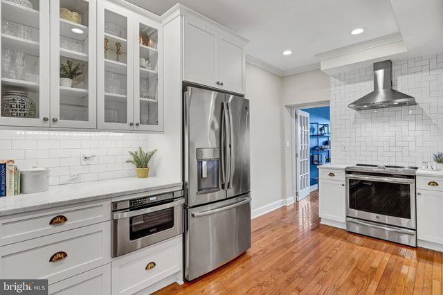 $910,000 | 335 16th Street Southeast, Washington, DC 20003