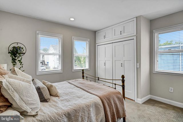 $910,000 | 335 16th Street Southeast, Washington, DC 20003