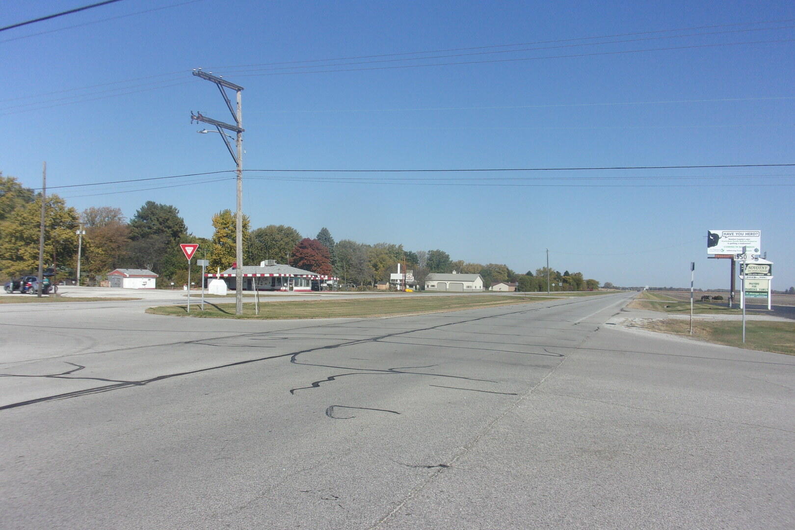 407 North 7th Street Kentland, IN 47951 - Photo 5 of 5 a view of a terrace with a bench