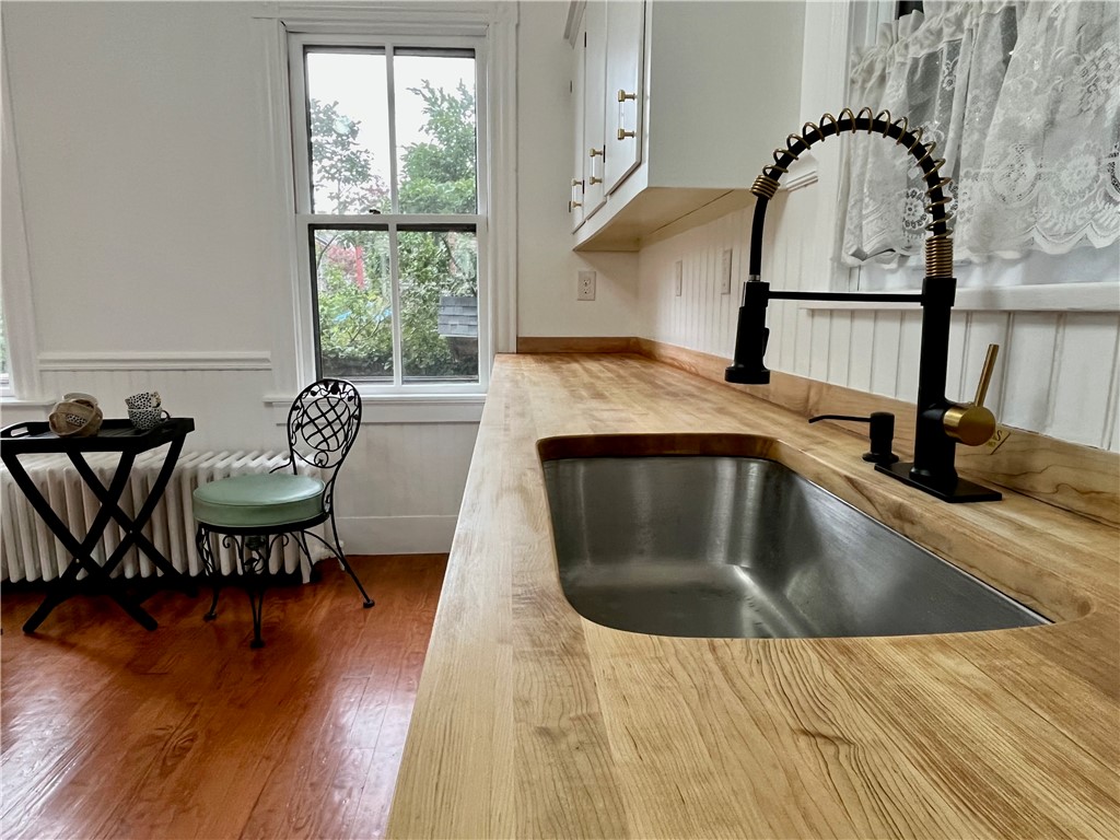 12 Lasalle Place Newport, RI 02840 - Photo 14 of 33