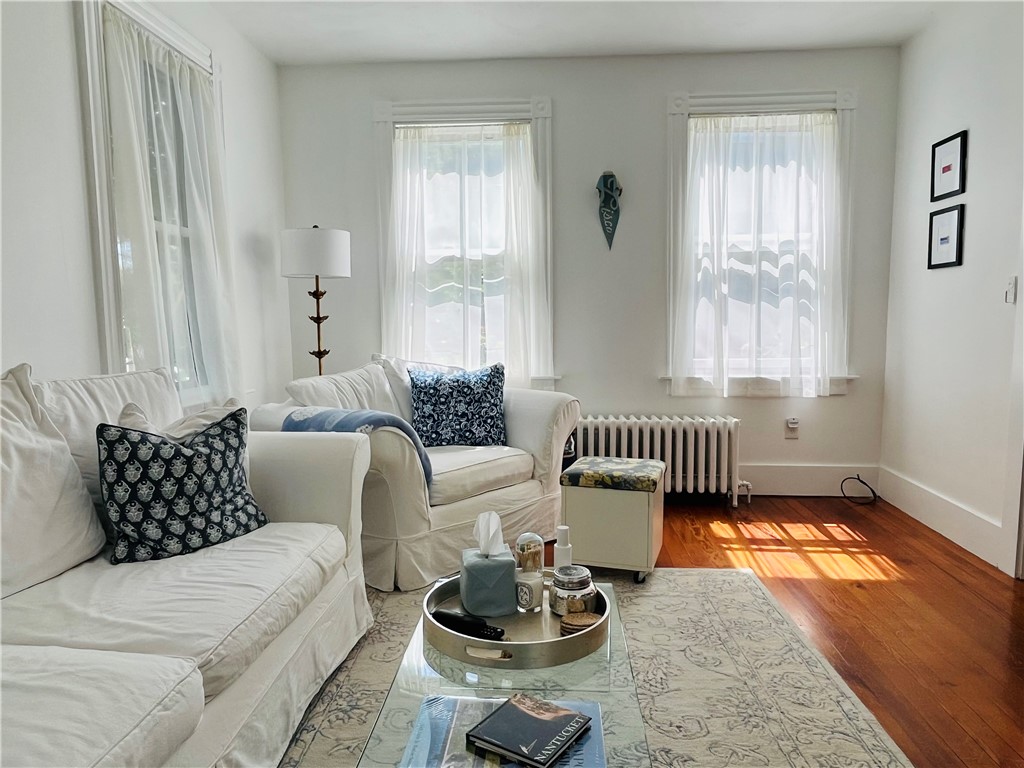 12 Lasalle Place Newport, RI 02840 - Photo 5 of 33