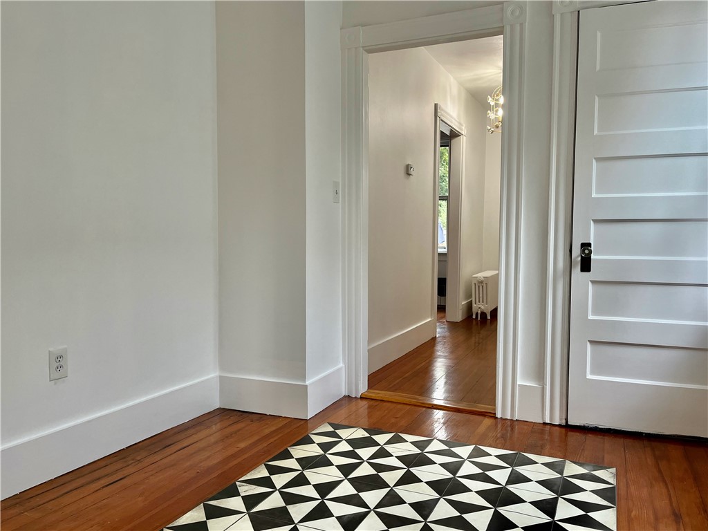 12 Lasalle Place Newport, RI 02840 - Photo 9 of 33