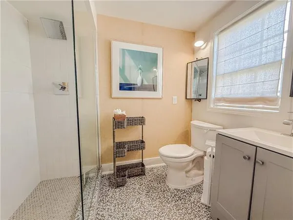 $2,800 | 2931 St Charles Avenue, New Orleans, LA 70115