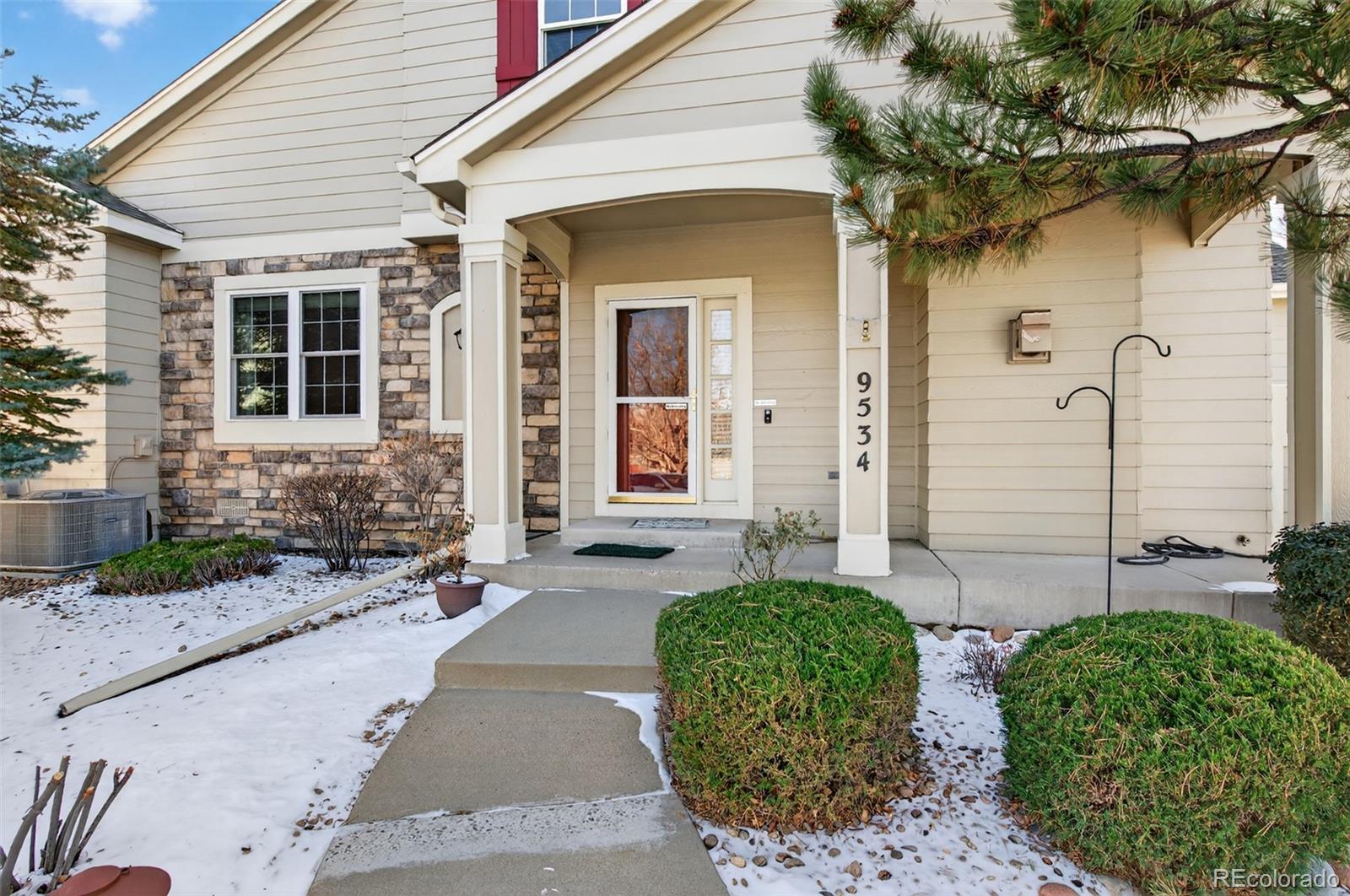 9534 Silver Spur Lane Highlands Ranch, CO 80130 - Photo 3 of 46