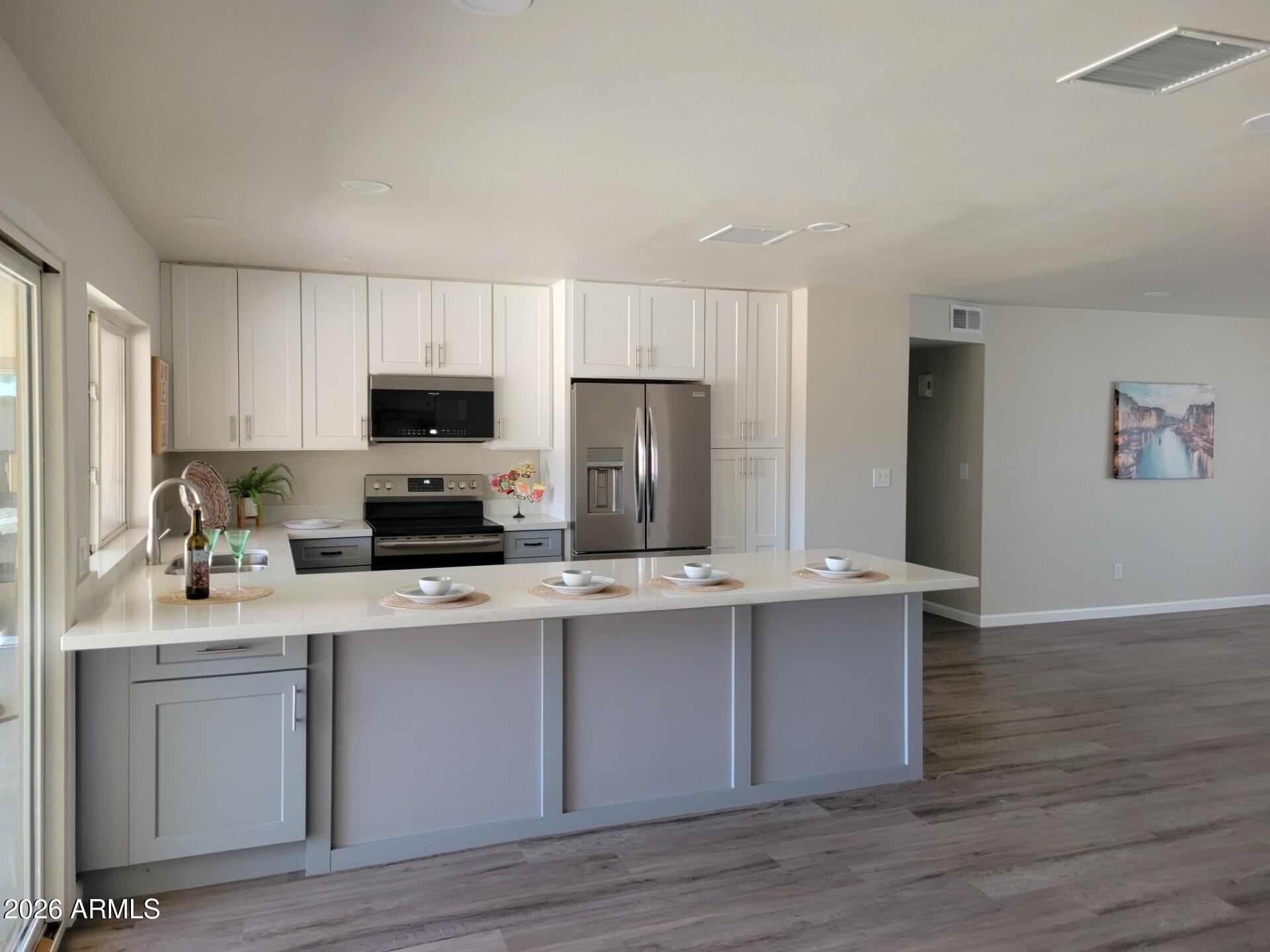 602 West Sesame Street Tempe, AZ 85283 - Photo 5 of 10 kitchen