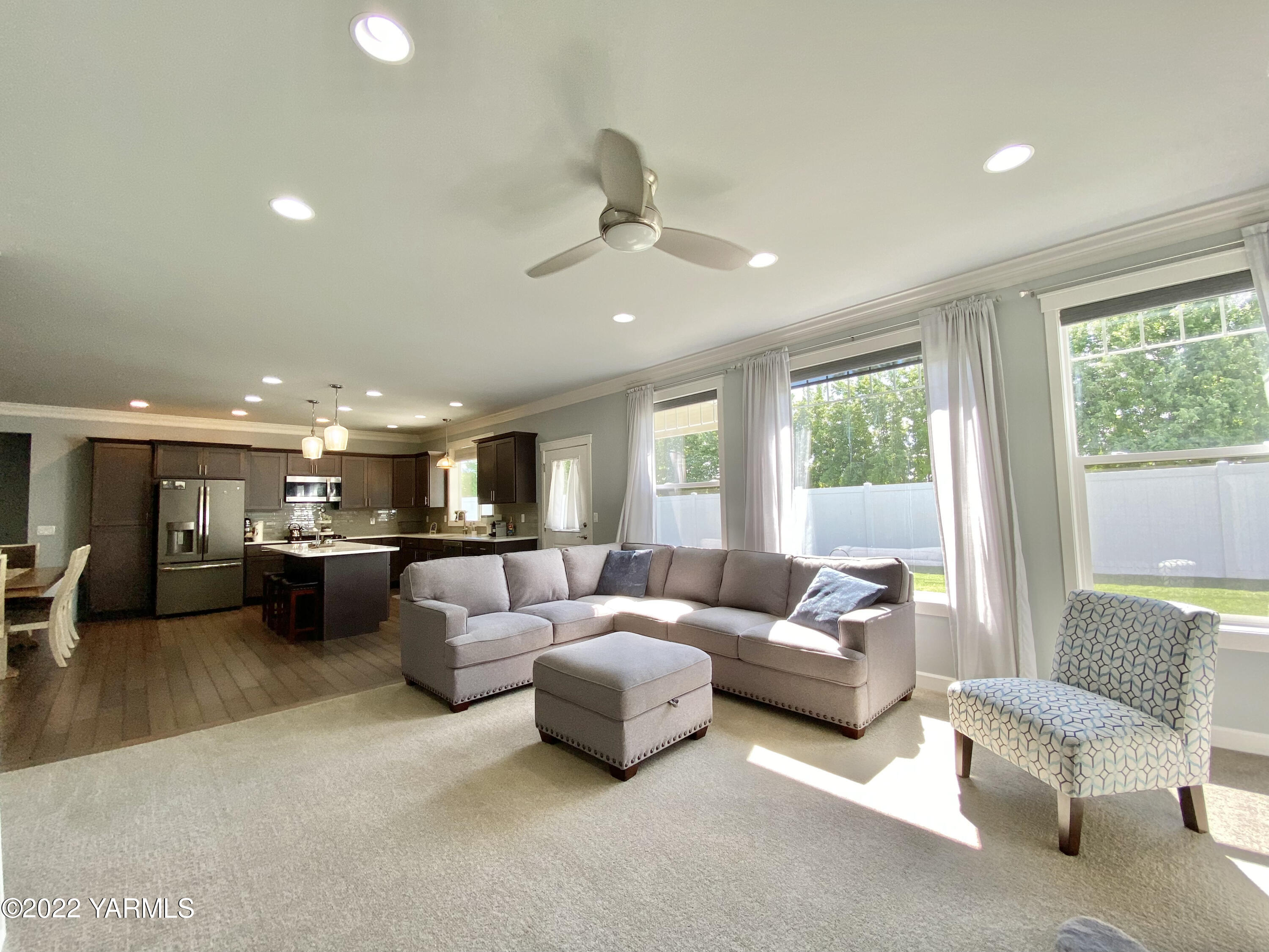 2110 Ruby Way Yakima, WA 98903 - Photo 27 of 36 a living room with furniture and a large window