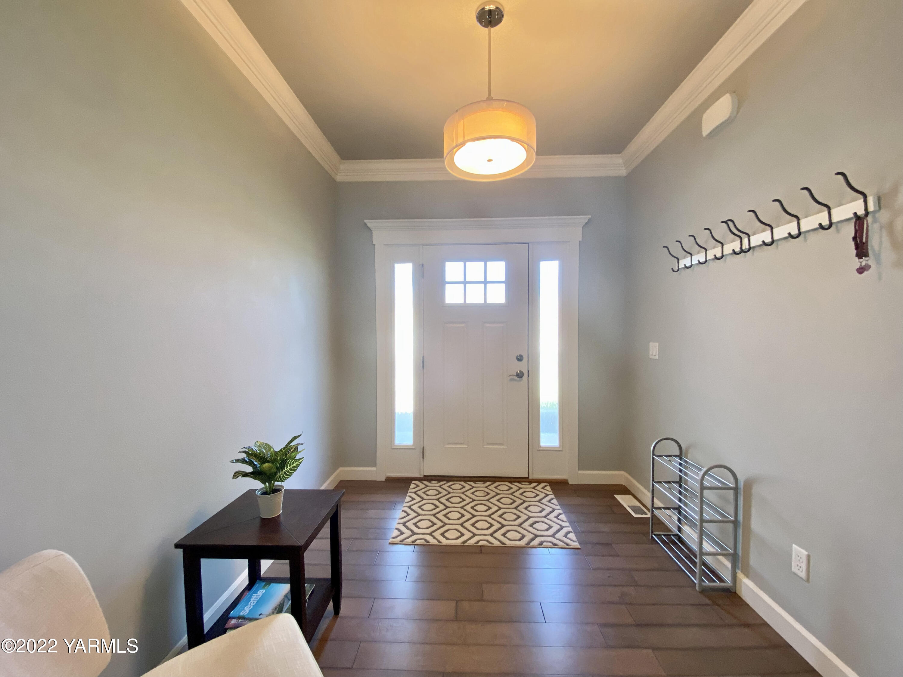 2110 Ruby Way Yakima, WA 98903 - Photo 10 of 36 a view of room with furniture wooden floor and window