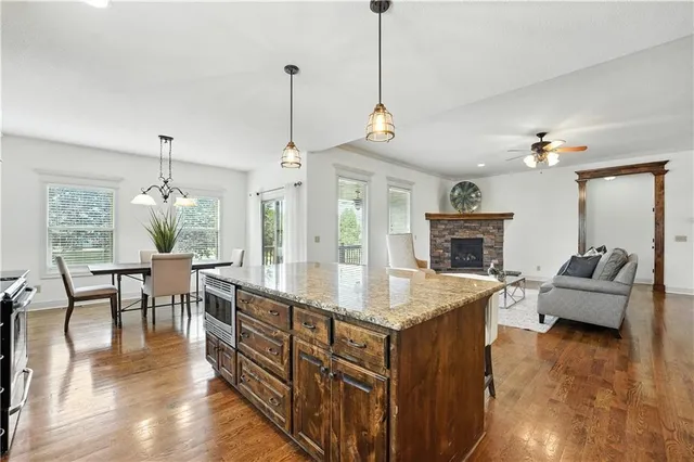 $589,900 | 4560 Northeast Seneca Terrace, Lee's Summit, MO 64064