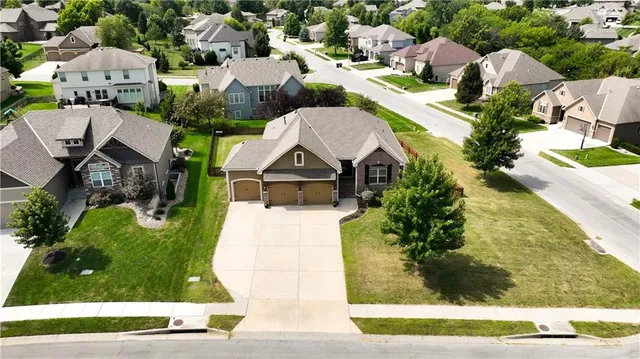 $589,900 | 4560 Northeast Seneca Terrace, Lee's Summit, MO 64064