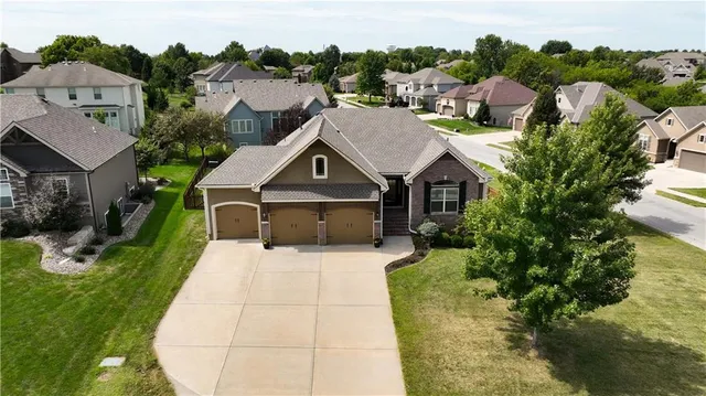 $589,900 | 4560 Northeast Seneca Terrace, Lee's Summit, MO 64064