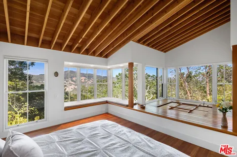 a view of a livingroom with furniture