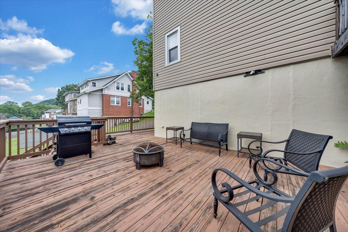 528 Riverland Road Southeast Roanoke, VA 24014 - Photo 38 of 42 a view of outdoor space with seating space