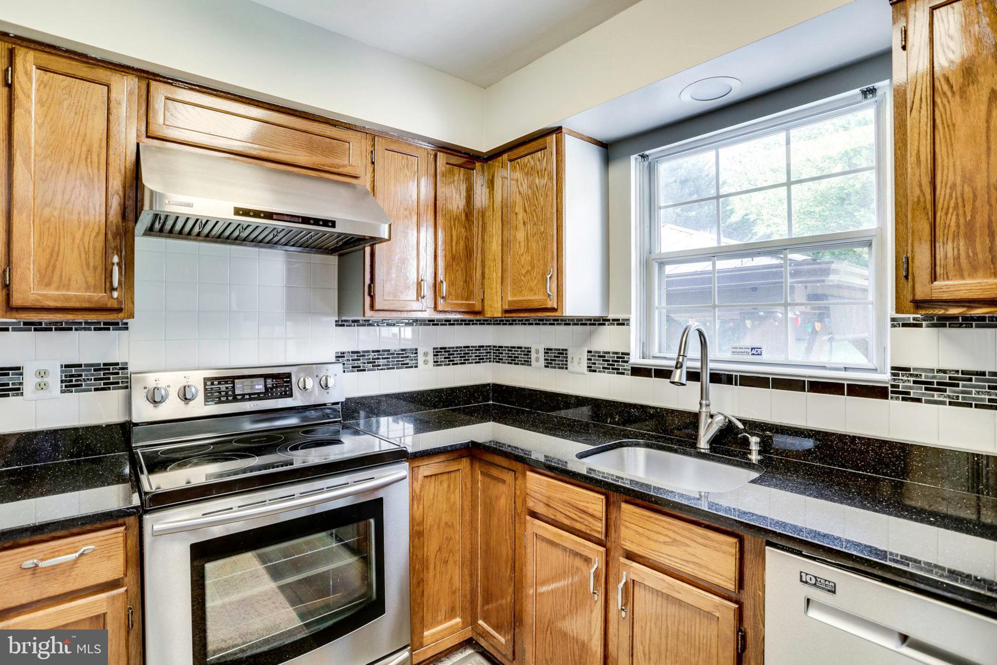 3105 Memory Lane Silver Spring, MD 20904 - Photo 10 of 32 Kitchen