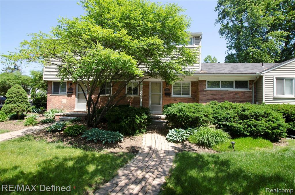 569 East 14 Mile Road Birmingham, MI 48009 - Photo 1 of 28