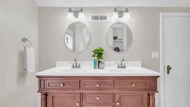 $432,500 | 4094 University Drive, Ooltewah, TN 37363