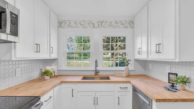 $432,500 | 4094 University Drive, Ooltewah, TN 37363