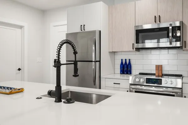 $559,000 | 10 Somerset Avenue, Unit 308, Winthrop, MA 02152