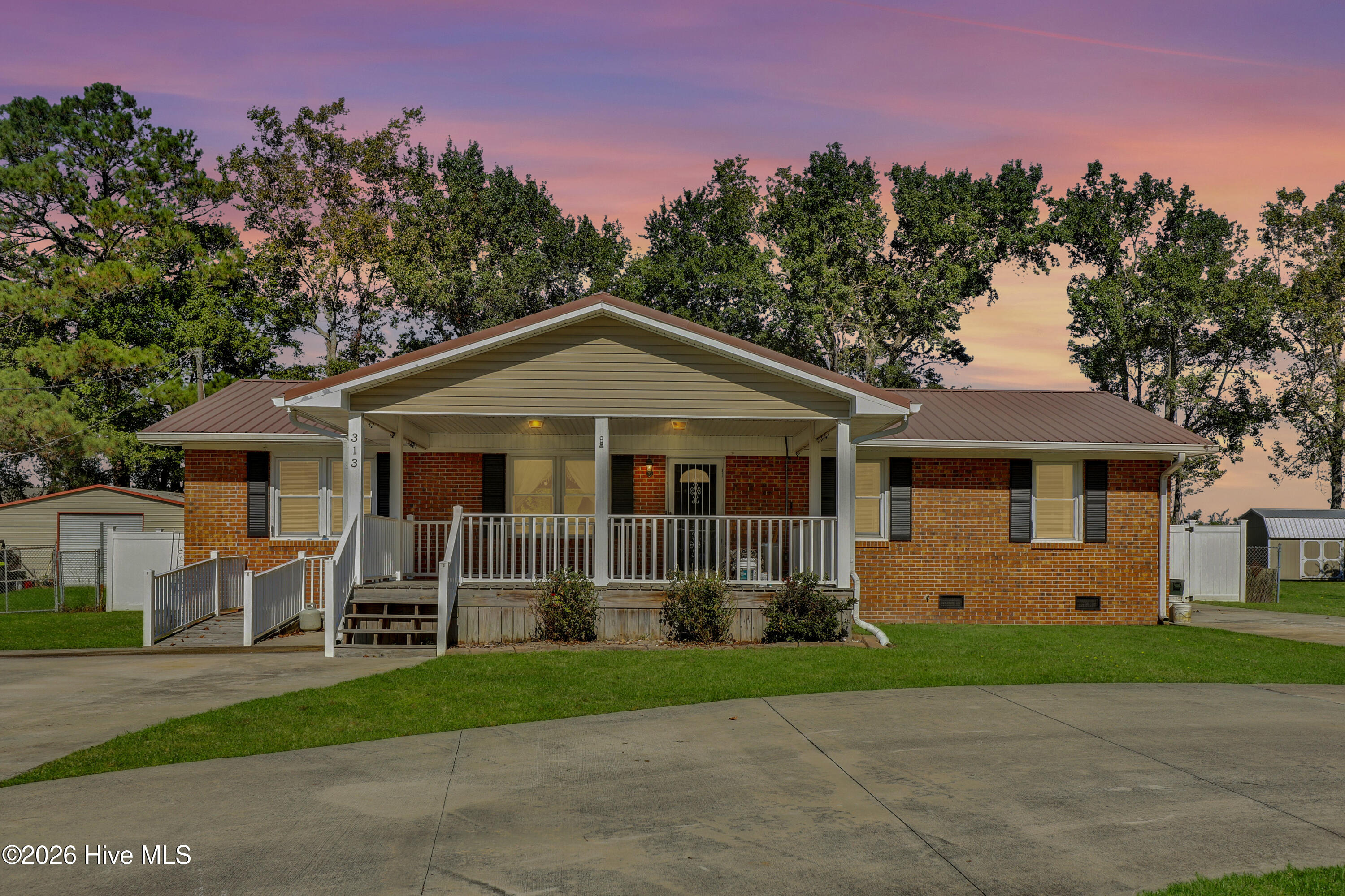 313 Timothy Road Jacksonville, NC 28546 - Photo 2 of 38 6G8A9936 (1)