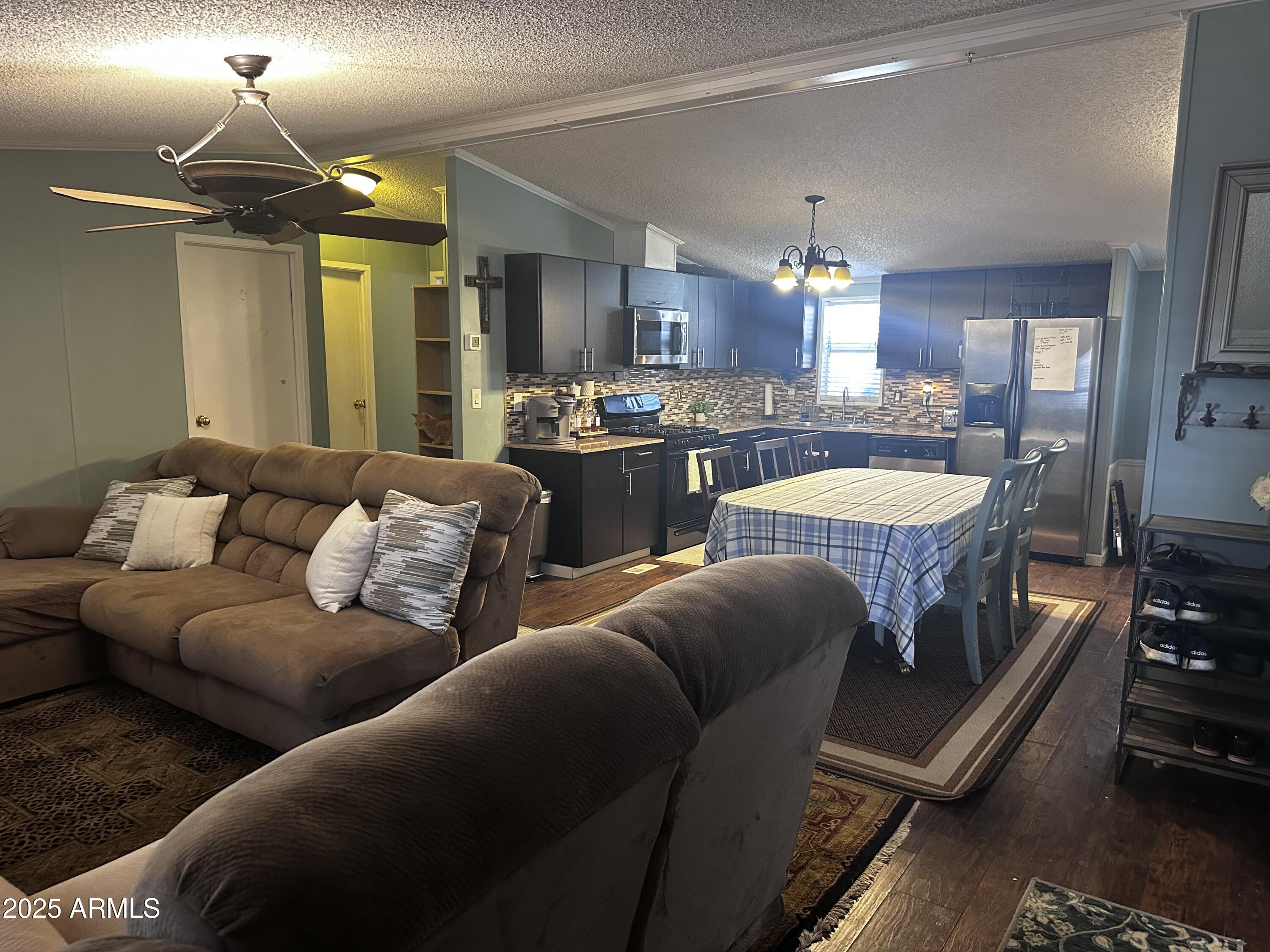 2011 North 26th Circle Mesa, AZ 85213 - Photo 6 of 30 IMG_7129