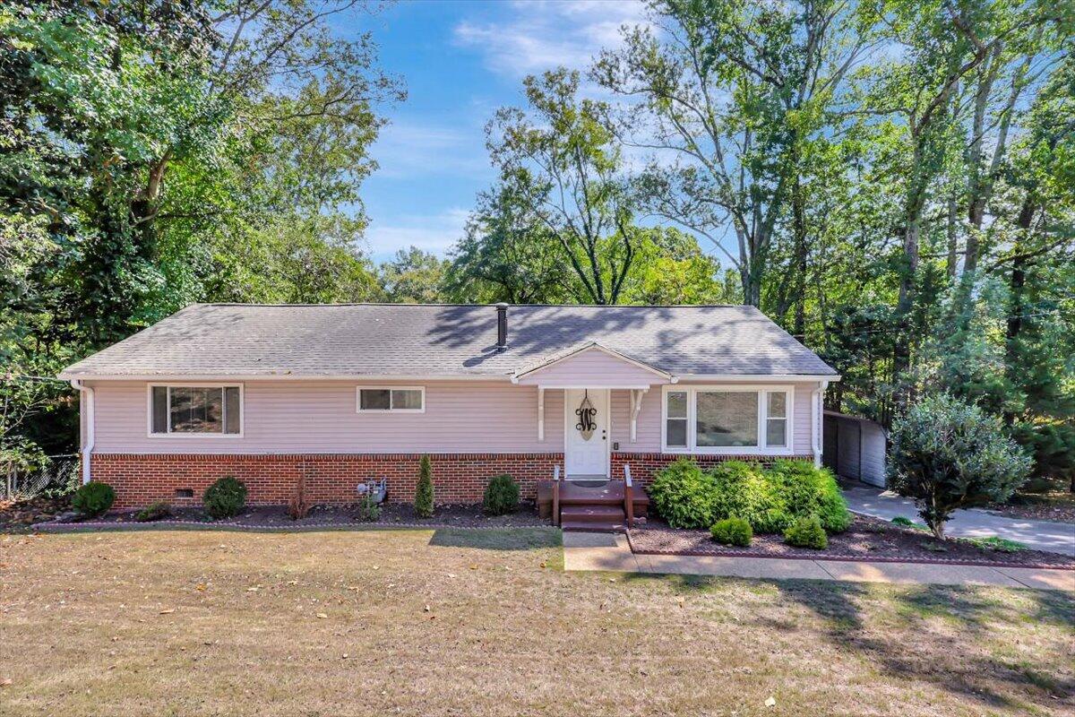 2440 Hamill Road Hixson, TN 37343 - Photo 1 of 22 Front of Home