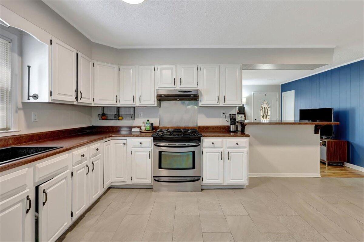 2440 Hamill Road Hixson, TN 37343 - Photo 5 of 22 Kitchen