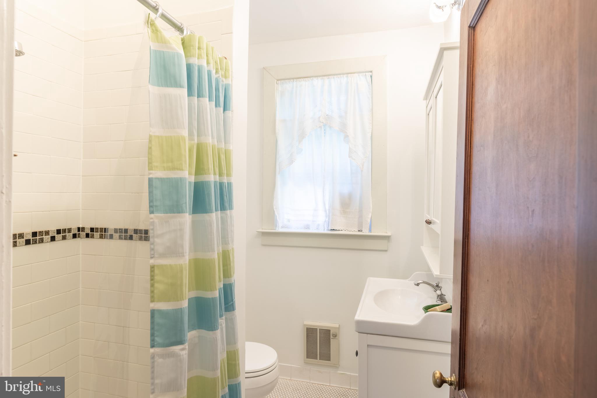 1410 Hamilton Street Northwest Washington, DC 20011 - Photo 14 of 30 Main level full bath