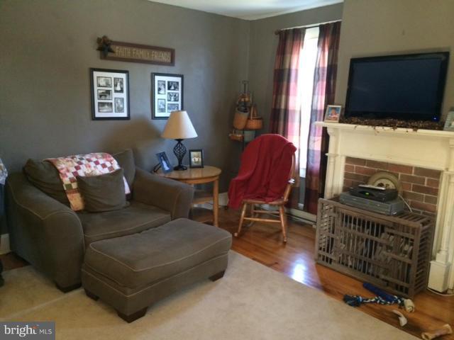 4844 Milligantown Road Hurlock, MD 21643 - Photo 3 of 30 Living Room