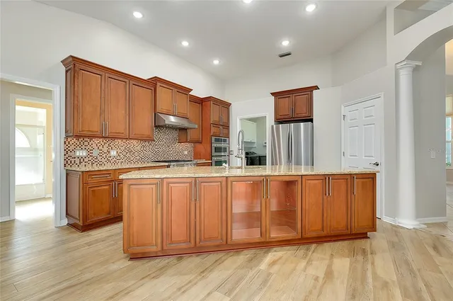 $900,000 | 6614 Tallmast Circle, Lakewood Ranch, FL 34202