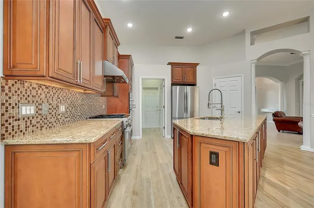 $900,000 | 6614 Tallmast Circle, Lakewood Ranch, FL 34202