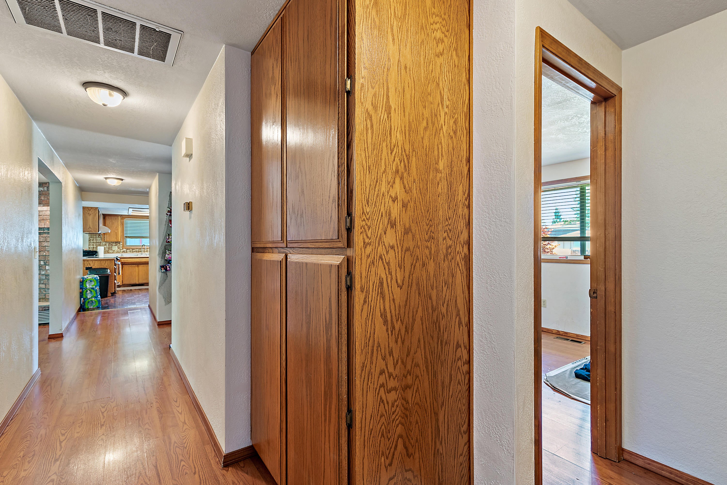 2572 Roberts Road Medford, OR 97504 - Photo 17 of 33 Storage in Hallway