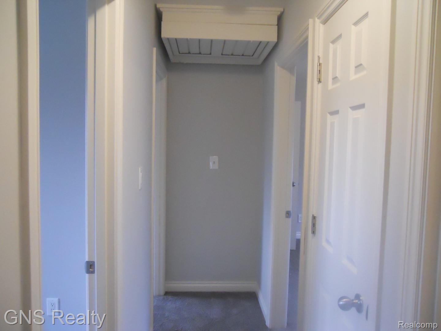 3870 Elmhurst Road Waterford, MI 48328 - Photo 23 of 26 DSCN0004.JPG