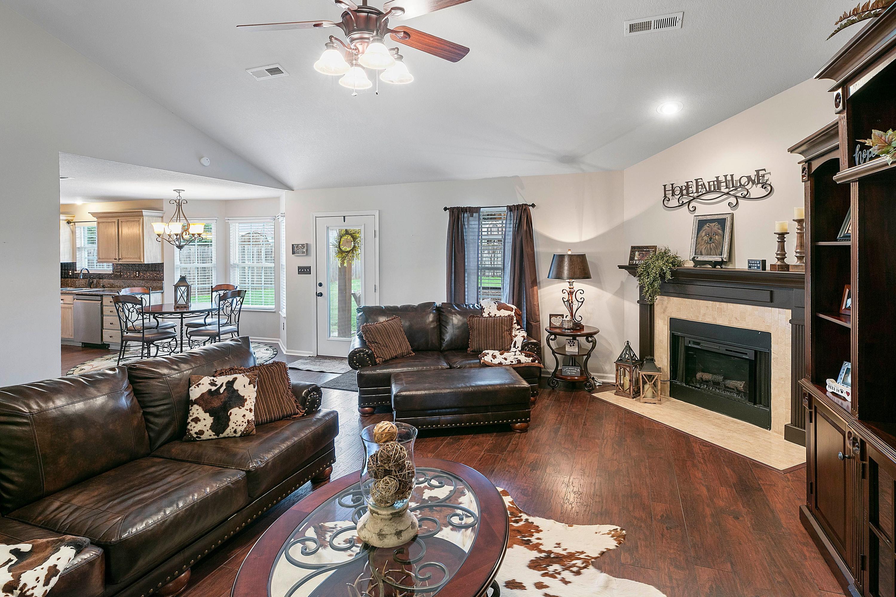 8421 Reality Lane Corryton, TN 37721 - Photo 2 of 20 Reality living 2