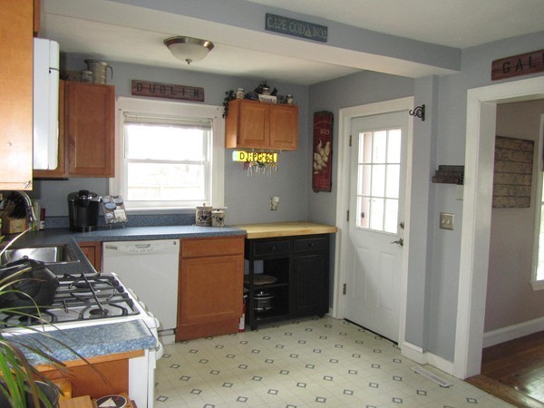 203 Rhoda Street Quincy, MA 02169 - Photo 8 of 23 Gallery Image 8
