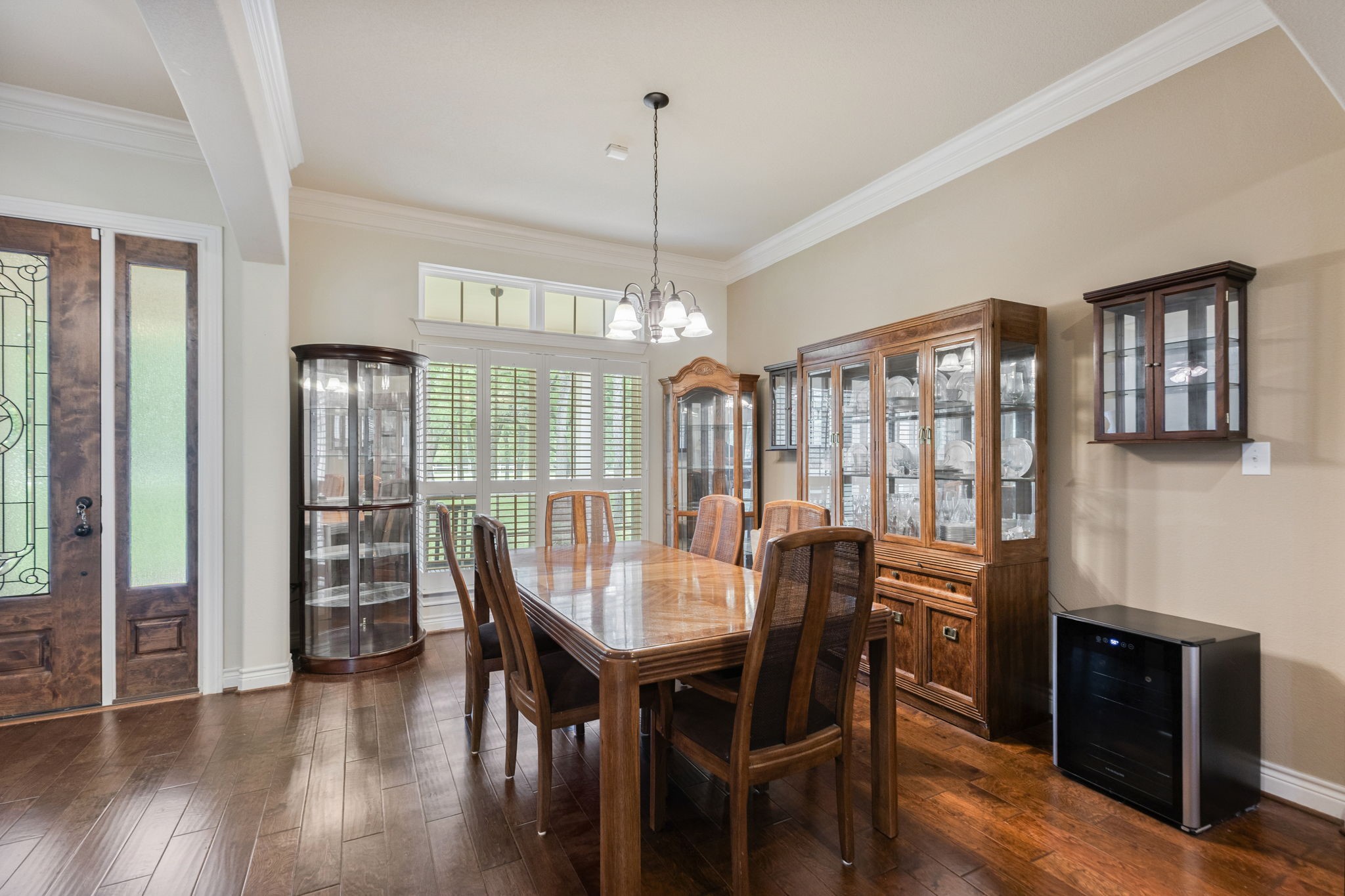 101 Pin Oak Lane Hempstead, TX 77445 - Photo 9 of 50 a view of a dining room with furniture window and wooden floor