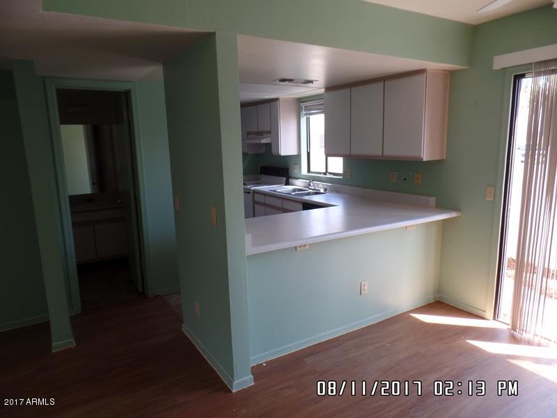 2552 West Kathleen Road Phoenix, AZ 85023 - Photo 11 of 40 020
