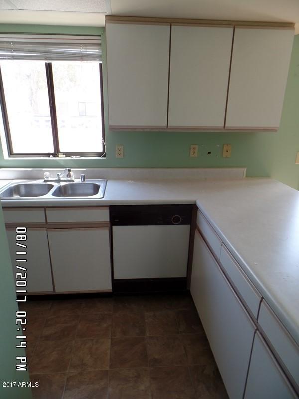 2552 West Kathleen Road Phoenix, AZ 85023 - Photo 15 of 40 024