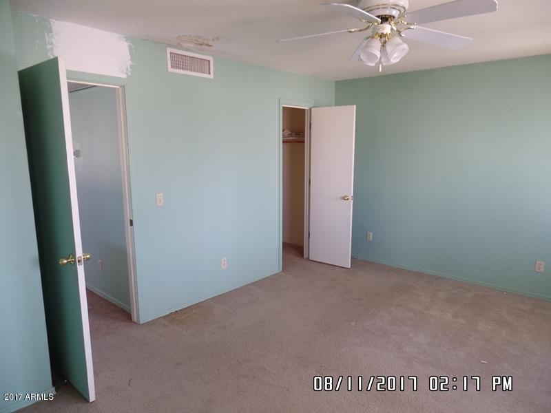 2552 West Kathleen Road Phoenix, AZ 85023 - Photo 27 of 40 041