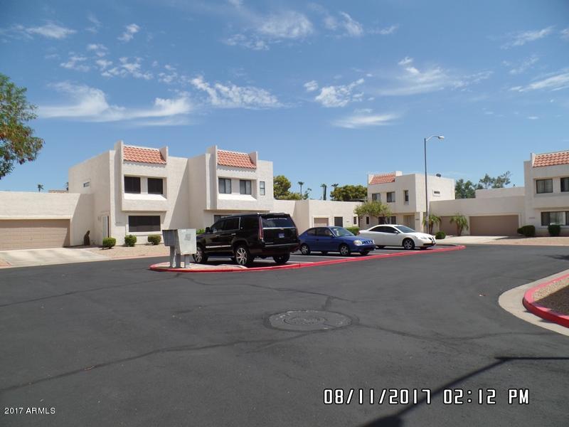 2552 West Kathleen Road Phoenix, AZ 85023 - Photo 5 of 40 010