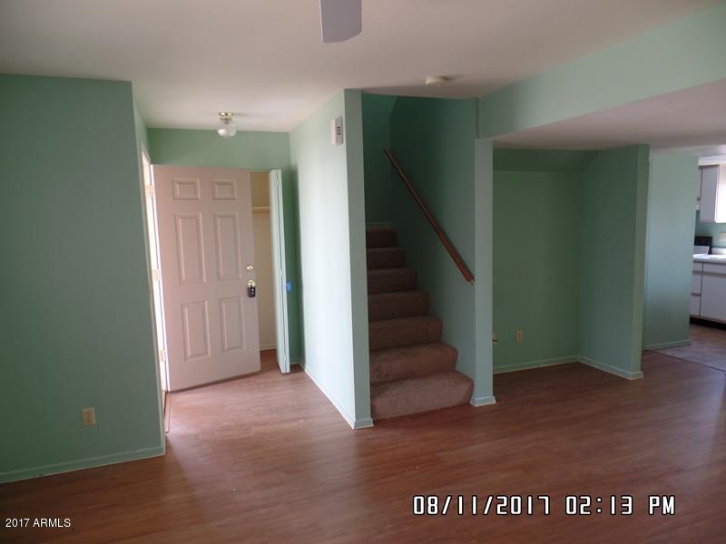 2552 West Kathleen Road Phoenix, AZ 85023 - Photo 9 of 40 018
