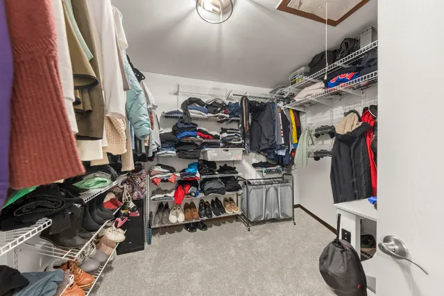 $295,000 | 125 Manchester Court, Unit 125, Schaumburg, IL 60193