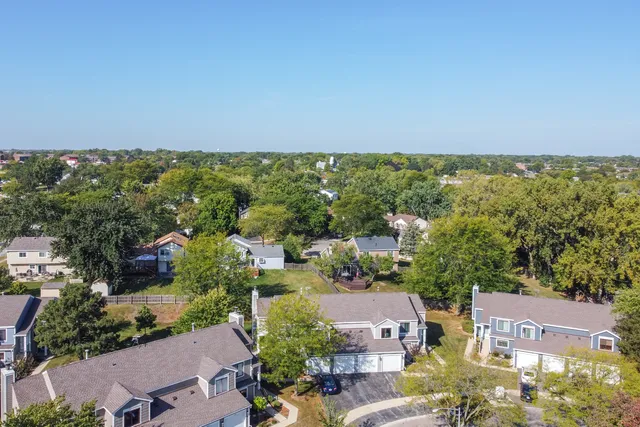 $295,000 | 125 Manchester Court, Unit 125, Schaumburg, IL 60193