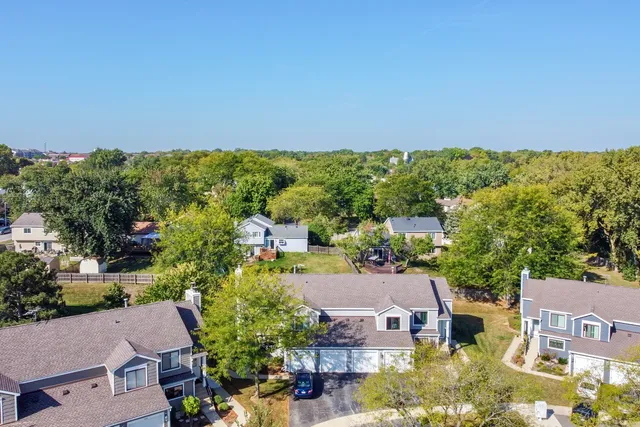 $295,000 | 125 Manchester Court, Unit 125, Schaumburg, IL 60193