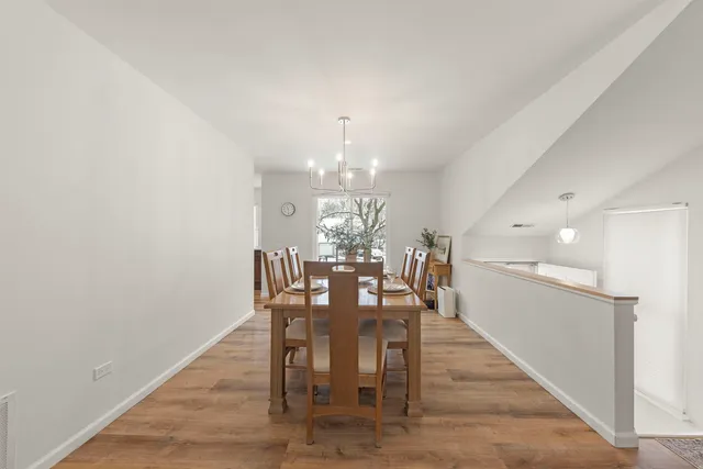 $295,000 | 125 Manchester Court, Unit 125, Schaumburg, IL 60193