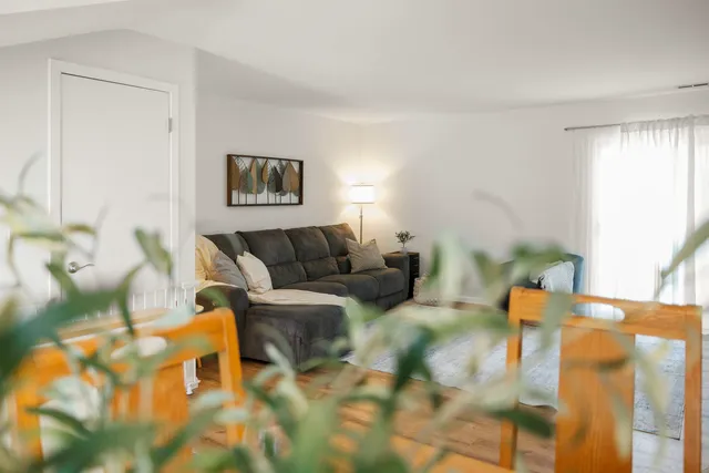 $295,000 | 125 Manchester Court, Unit 125, Schaumburg, IL 60193