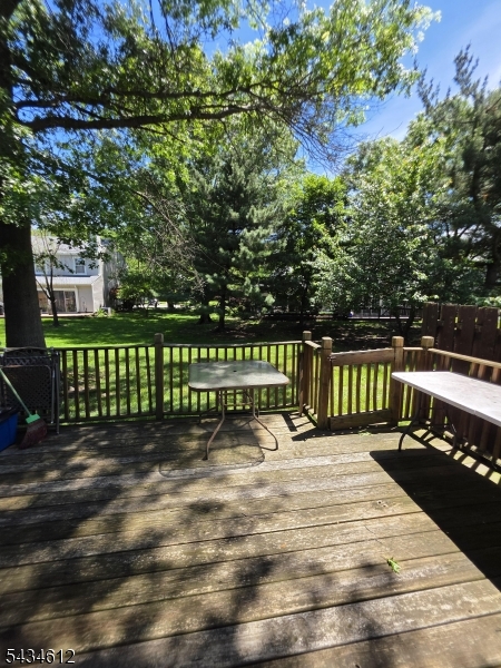 394 Rittenhouse Court North Brunswick, NJ 08902 - Photo 4 of 18