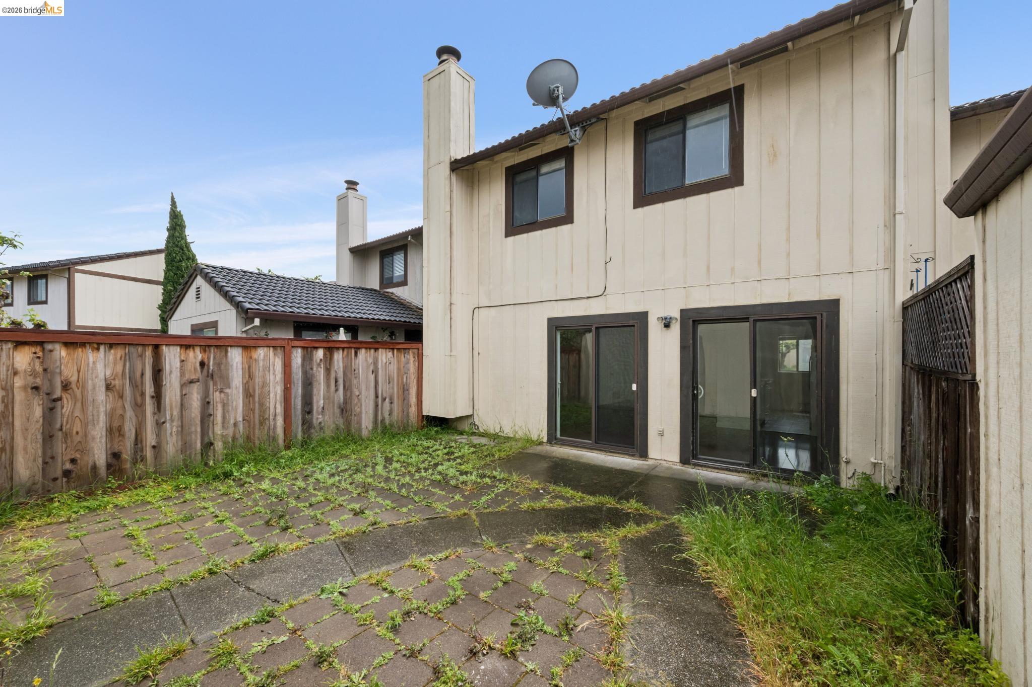 2600 Giant Road, Unit 35 San Pablo, CA 94806 - Photo 14 of 15 a front view of a house with garden