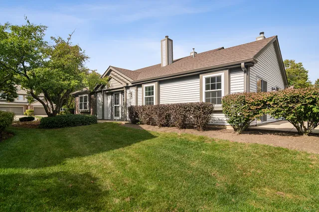 $379,000 | 381 Bentley Place, Buffalo Grove, IL 60089