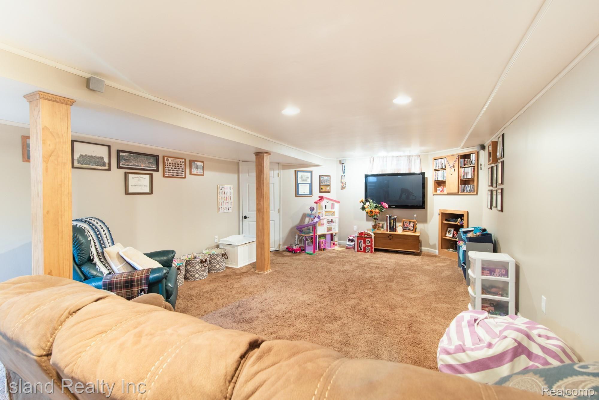 17078 Reno Street Riverview, MI 48193 - Photo 14 of 22 17078RenoRiverview-21.jpg